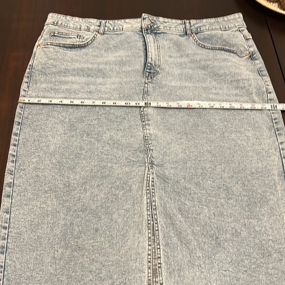 Devoted by DEX High Waist Denim Midi Skirt with Front Slit Size 2X - Picture 6 of 13